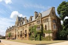 Load image into Gallery viewer, Oxford University &amp; Christ Church College Harry Potter Tour
